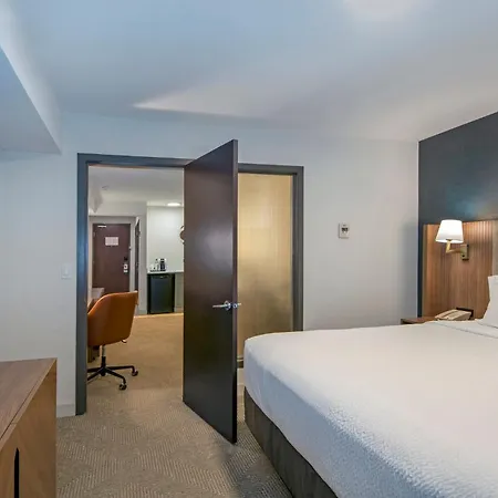 Holiday Inn Hotel And Suites-Kamloops By Ihg Exterior photo