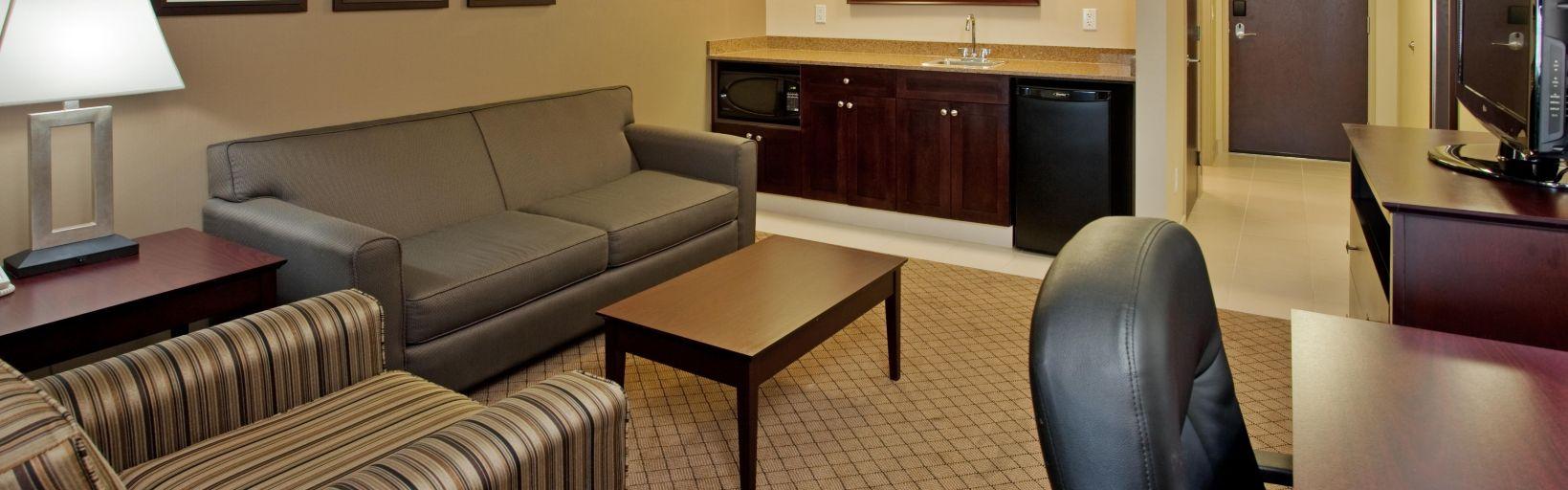 And Suites-kamloops By Ihg