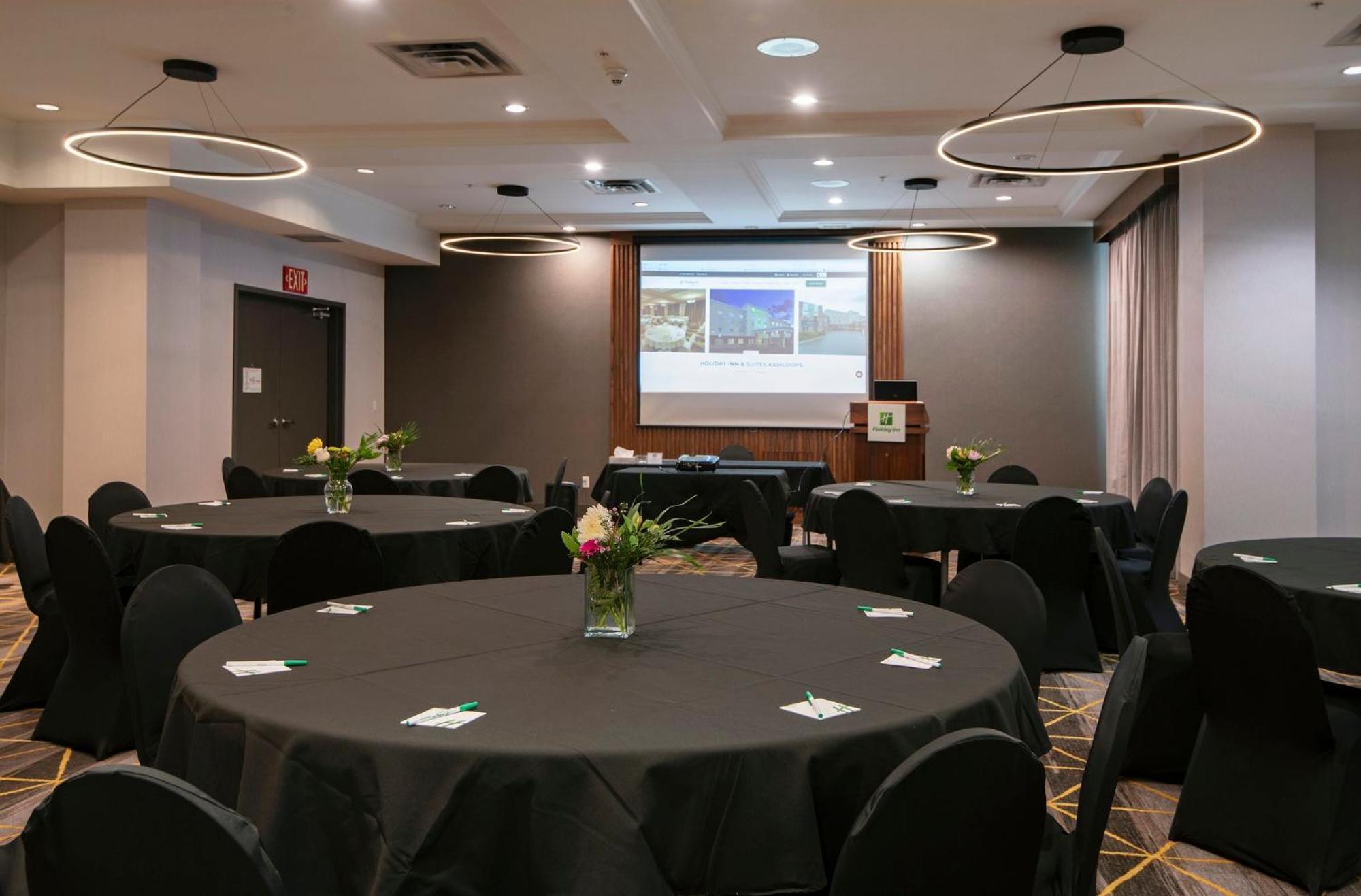 And Suites-kamloops By Ihg 3* Kamloops