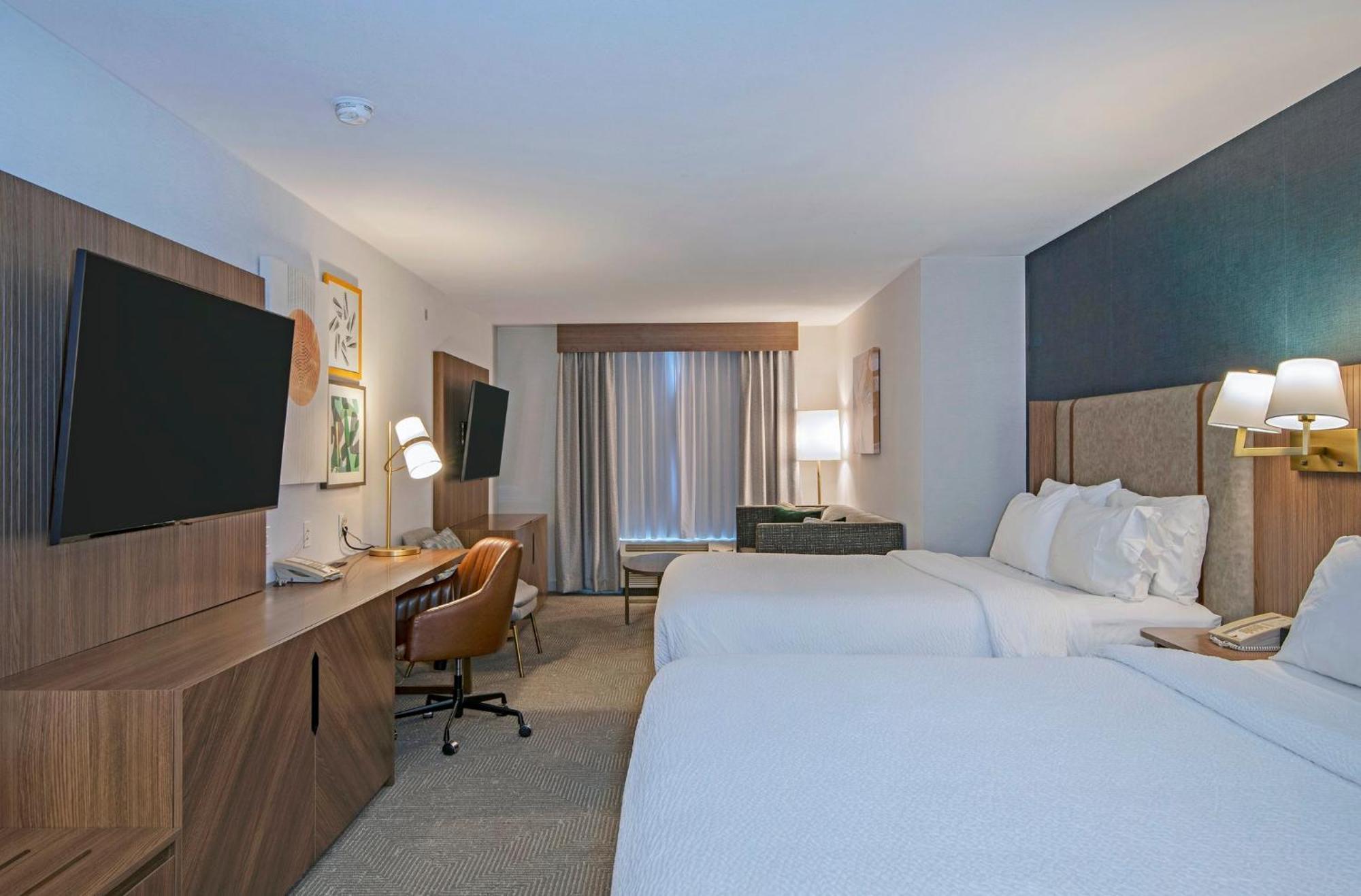 And Suites-kamloops By Ihg Hotel
