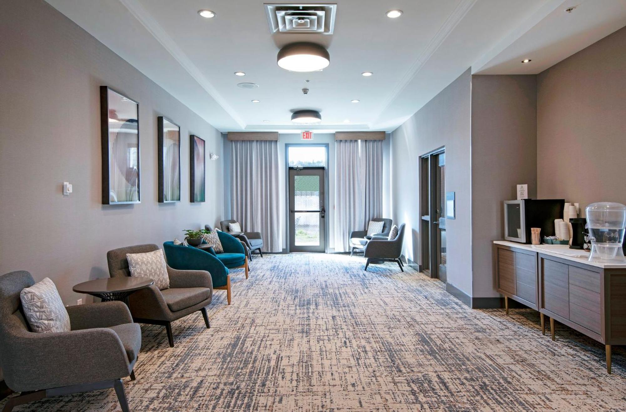 And Suites-kamloops By Ihg 3* Kamloops