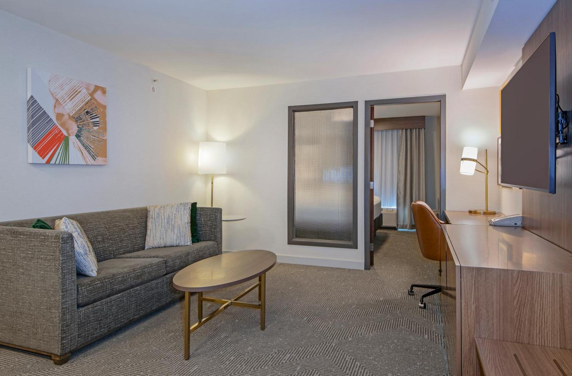 And Suites-kamloops By Ihg 3* Kamloops