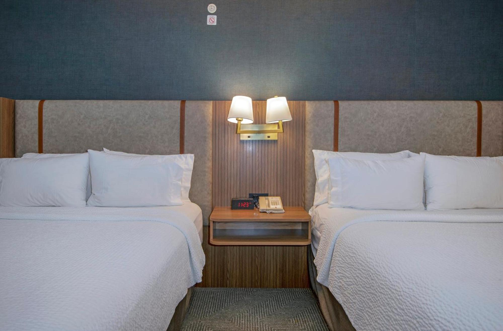 And Suites-kamloops By Ihg Hotel Kamloops