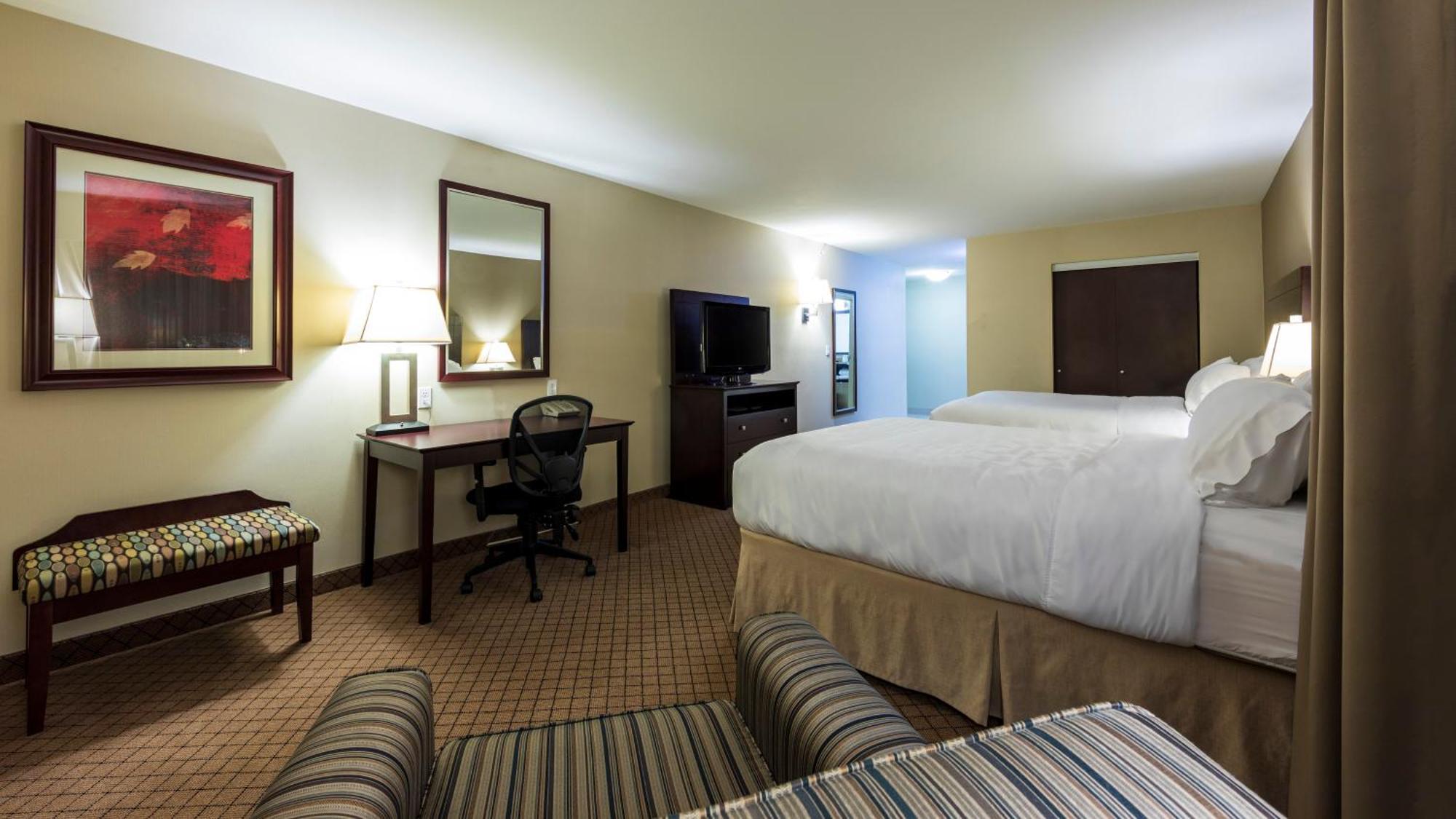 Hotel And Suites-kamloops By Ihg 3*