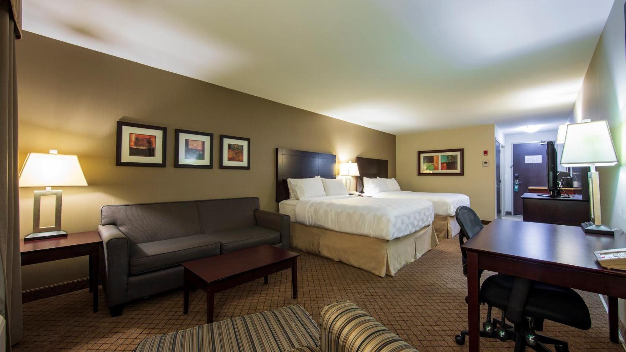 And Suites-kamloops By Ihg 3*