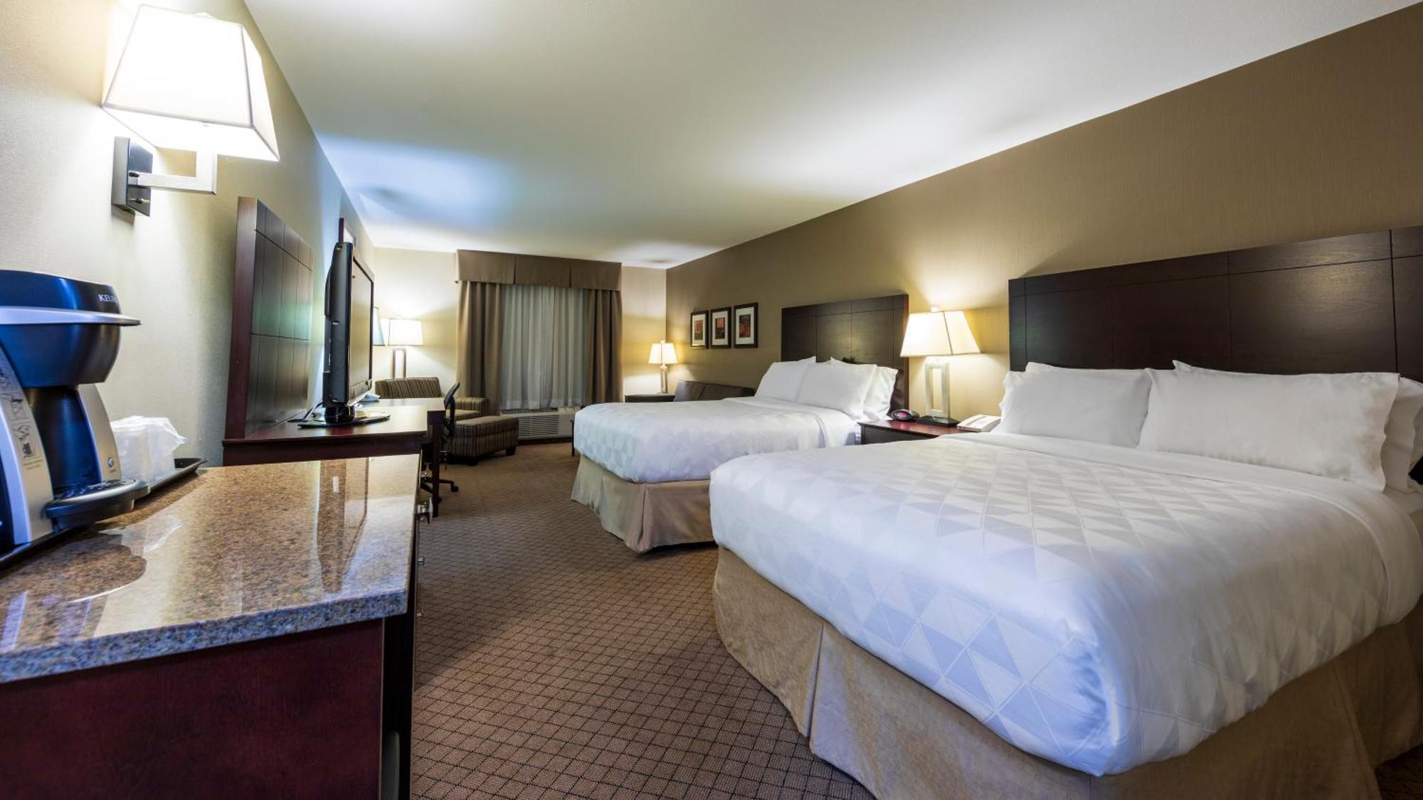 And Suites-kamloops By Ihg