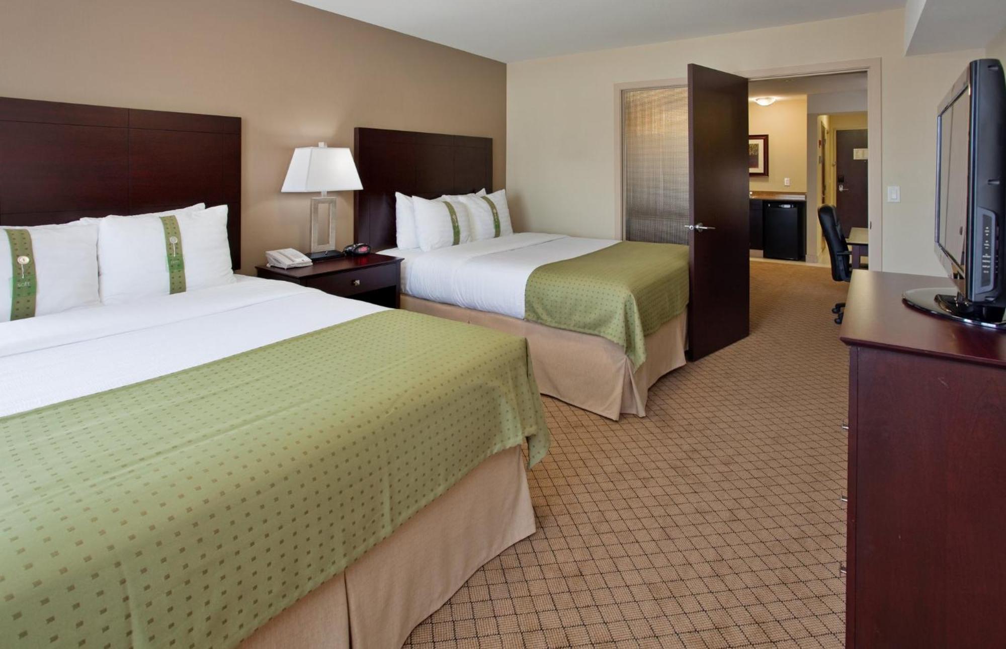 And Suites-kamloops By Ihg 3* Kamloops